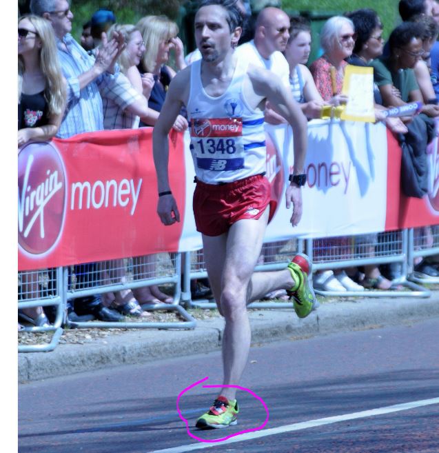 marathon heel touching mid-stance