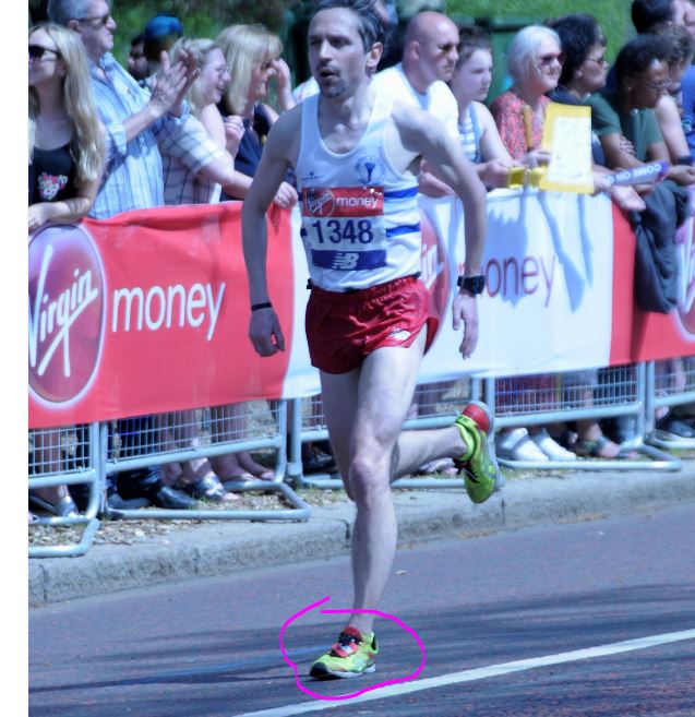 marathon heel touching mid-stance